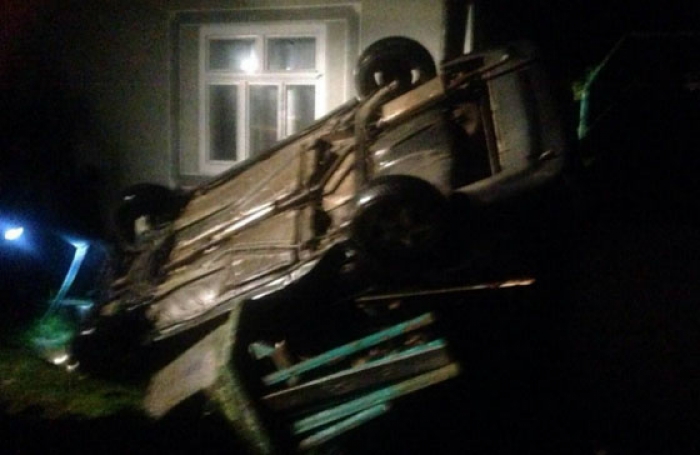 Неочікуване "сальто-мортале" за участі іномарки відбулося на Закарпатті