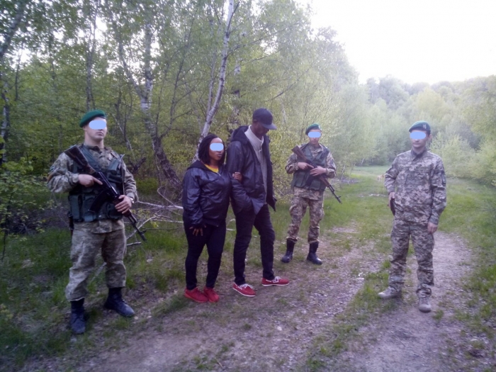 Чопські прикордонники затримали двох нелегалів-африканців