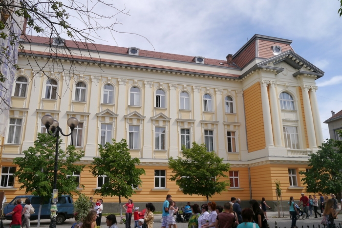 Єдиний угорський виш на Закарпатті отримав "друге дихання"