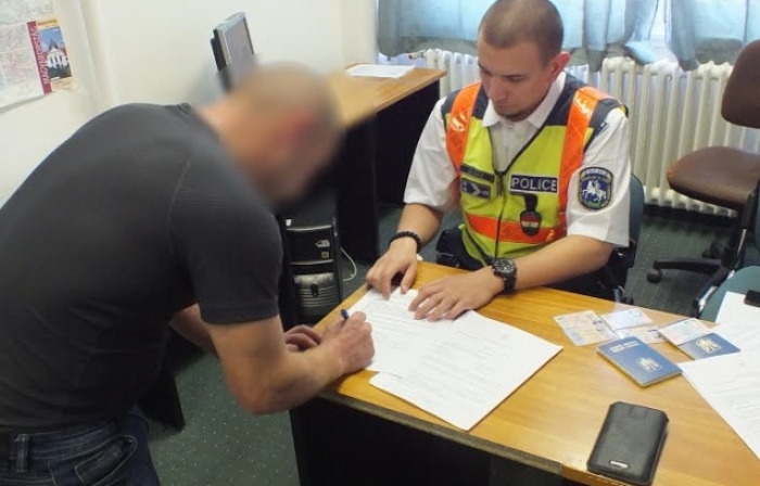 Двох українців з фальшивими словацькими паспортами затримали в сусідів Закарпаття