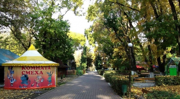 "Люди в чорному" ледве не викрали мале дівча в Ужгороді!