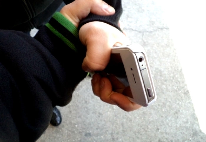 Поліція оперативно розшукала неповнолітнього, який пограбував сина ужгородки