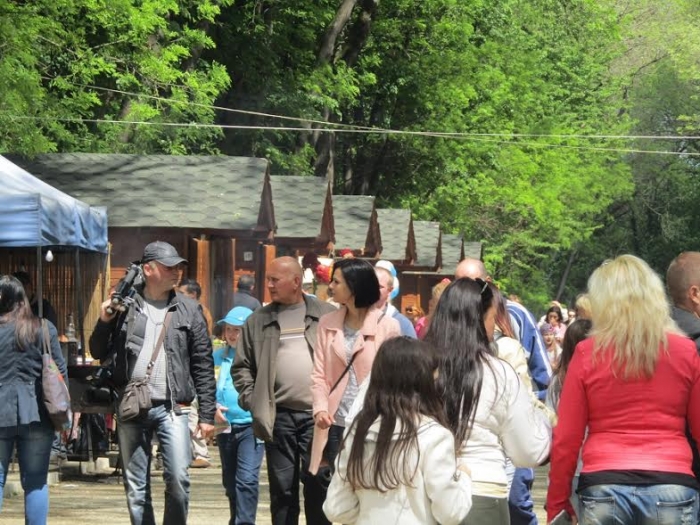 Від шашликів до еко-їжі: чим дивує "Майся фест" в Ужгороді сьогодні 