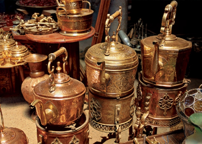 Троє ужгорордців награбували мідного посуду на 40 тисяч гривень