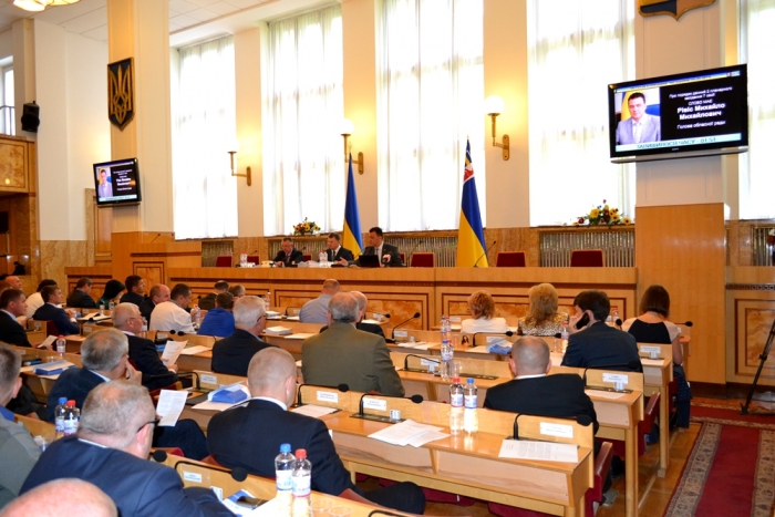 Мешканці Виноградівщини потребують хороших доріг, а учні ЗОШ с.Довге — шкільний автобус