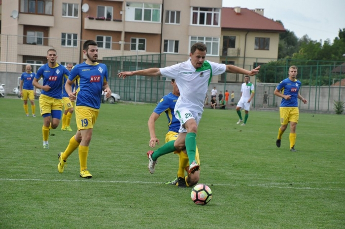 Лідери беруть своє, а аутсайдер здобуває перший бал