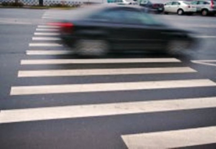 Елітна іномарка просто знесла дитину з "білої зебри"