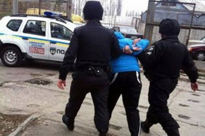 "П’яний цирк" у потязі з Південної Пальміри закінчився кайданками від полісменів Закарпаття