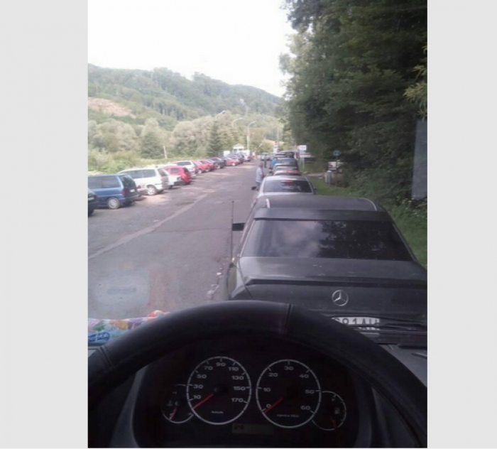 "Святкова" черга на українсько-словацькому кордоні