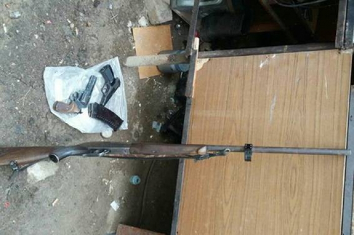 Поліція прийшла "в гості" до мешканця Іршавщини та вилучила арсенал зброї