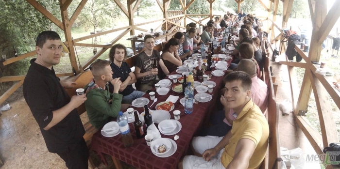 Різні покоління математиків зібралися на BograchParty поспілкуватися та відсвяткувати завершення семестру