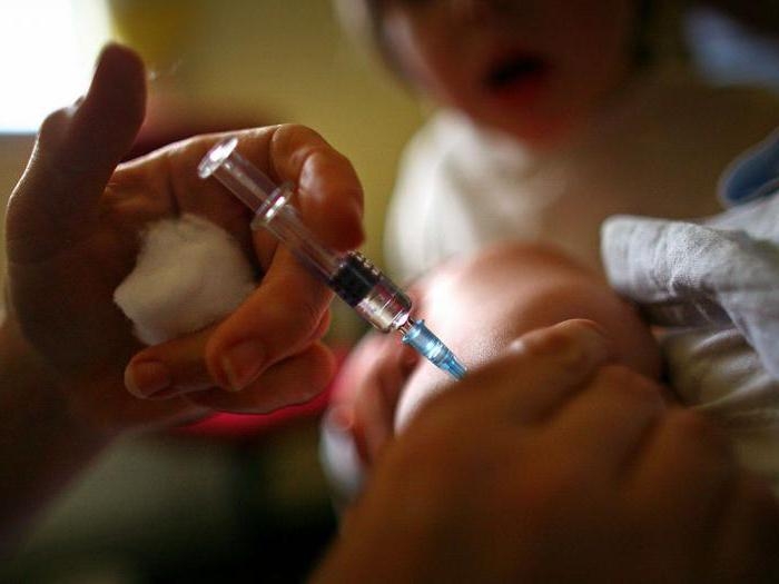 Закарпатські медики закликають негайно пройти щеплення від кору