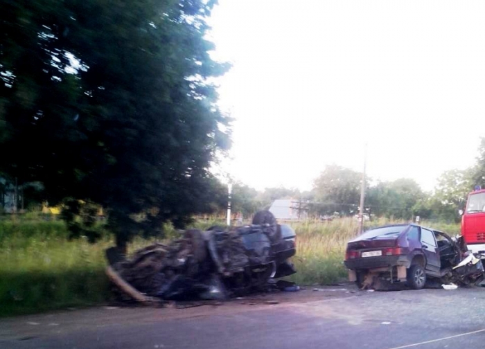 Полісмен загинув в лобовому зіткненні автівок на Закарпатті