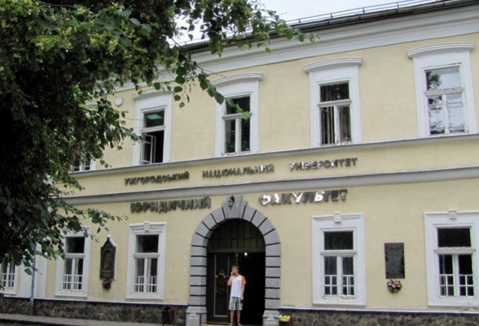 Кого з молодих краян чекають на юрфаці Ужгородського нацуніверситету в першу чергу