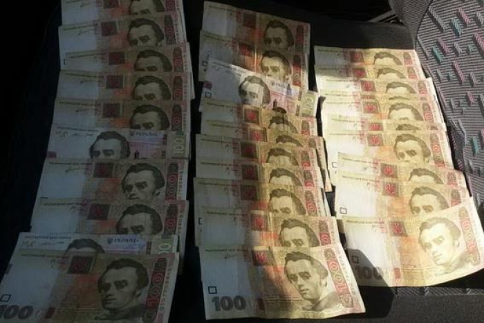 Як на вулицях Берегова злодії автівки "чистять"...