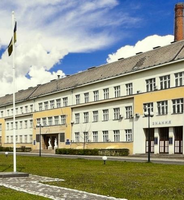 Закарпатські профспілки відстоюють своє право на Будинок профспілок в Ужгороді