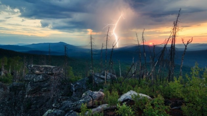 Тривога! В Ужгороді та на Закарпатті очікуються сильні зливи і град!