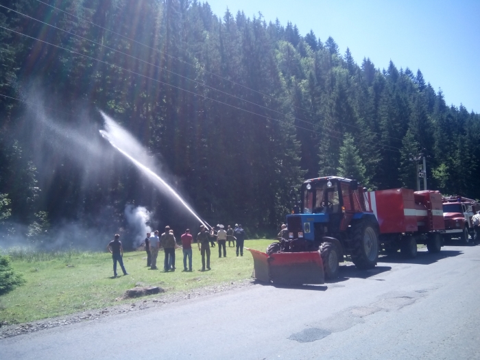 Рятувальники і природоохоронці Синевирщини тренувалися ліс гасити
