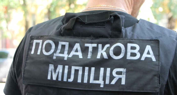 "Дует" авто з цистернами з цінним, але незаконним, вантажем затриманий на Закарпатті