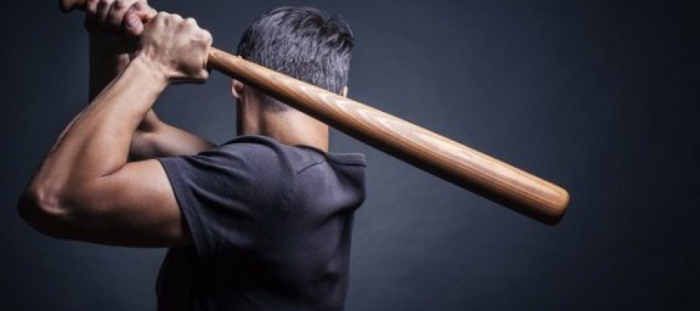 Закарпатський горянин пішов на односельця з дерев’яною битою...