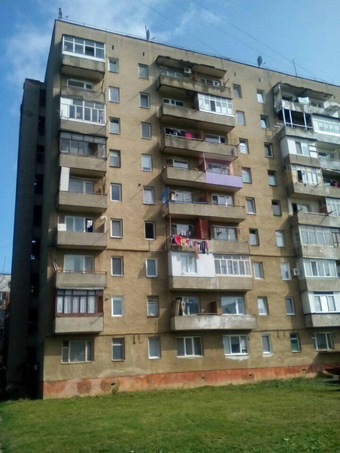 21-річний ужгородець "полетів" з балкону багатоповерхівки...