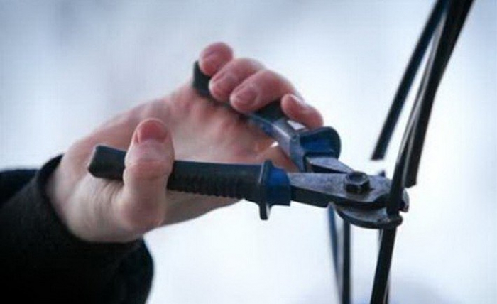 Колишній зек зрізав кабель з електростовпів на залізничному мості в Закарпатті