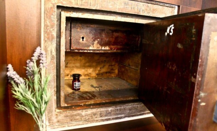 Двоє ужгородців викрали з магазину 10-кілограмовий… порожній сейф