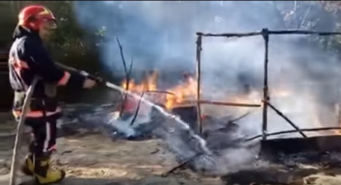 В Івано-Франківську згорів ромський табір вихідців із Закарпаття