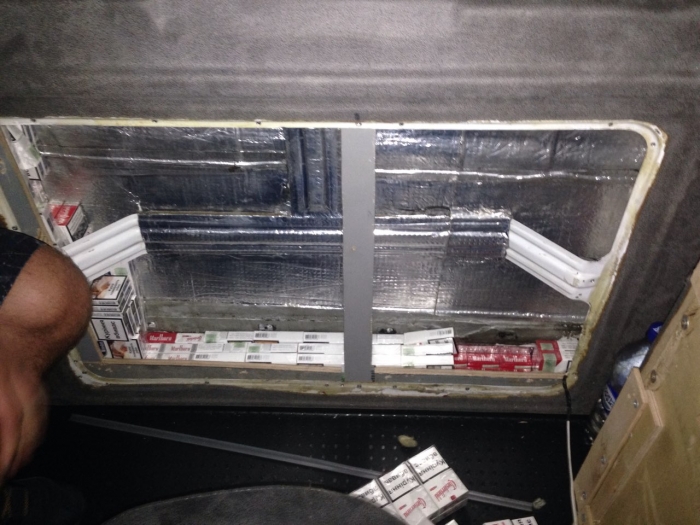 Без цигарок і без "Мерседеса" залишився контрабандист на закарпатському КПП "Тиса"