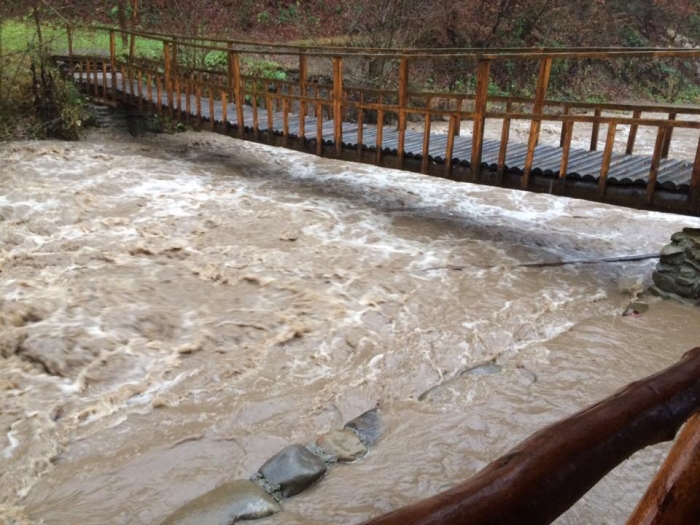 Рятувальники попереджають закарпатців про пiдйоми рiвнiв води у річках