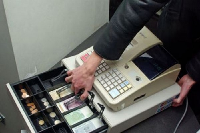 Поліцейські затримали ужгородця, який обікрав магазин