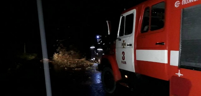 На Закарпатті через ураган залишається знеструмленим 31 населений пункт