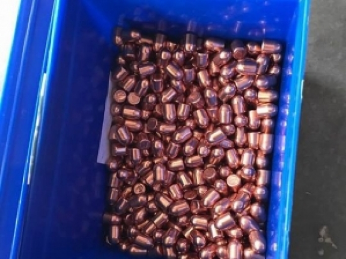 Закарпатські "зелені кашкети" знайшли в "мікрику" бойовий вогняний арсенал!