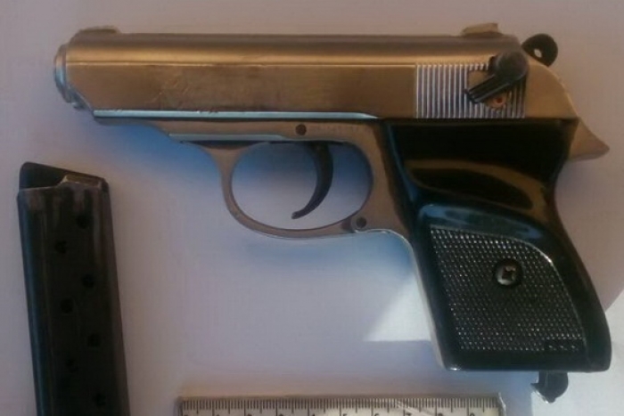 Поліція залишила двох мешканців Закарпаття без газових пістолетів