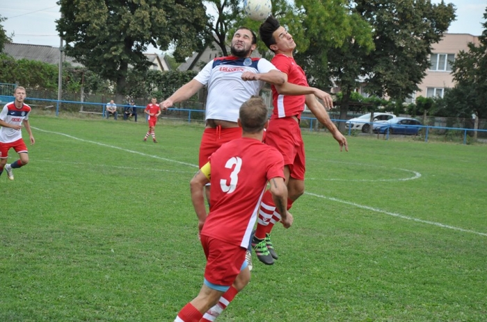 Футбол і Закарпаття: у першій лізі лідери беруть своє