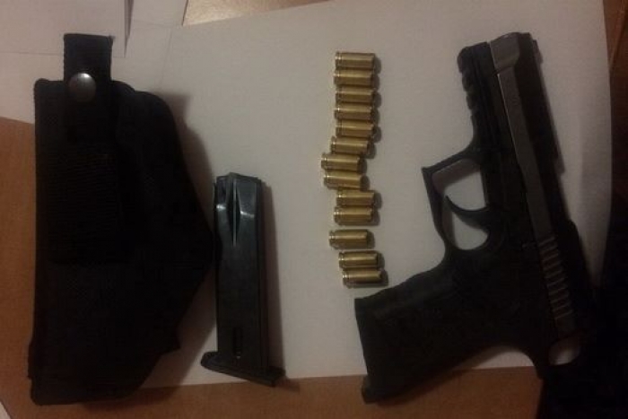"Шумову" зброю з патронами до неї вилучили полісмени у закарпатця "під шафе"