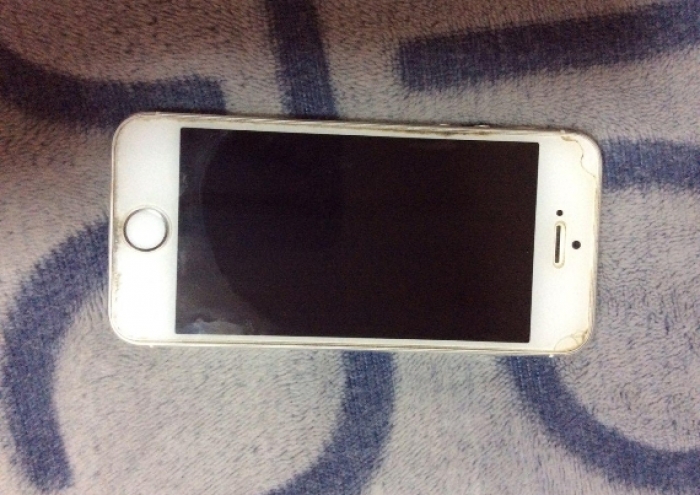 "Надкоштовний" мобільник у закарпатського юнака поцупила 21-річна краянка