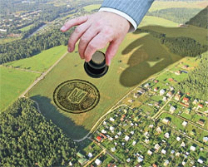 Закарпатська прокуратура через суд вимагає повернення у держвласність землі вартістю понад 2 млн грн