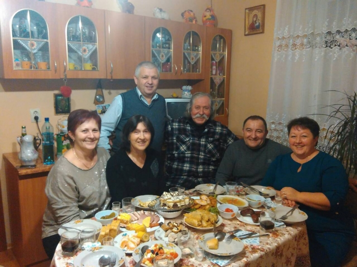 Закарпатський професор-художник поколядував на малій батьківщині...