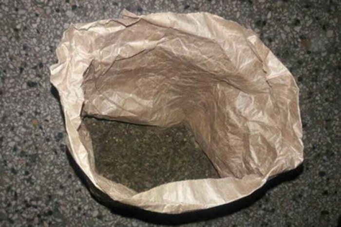 "Зек"-закарпатець переконував полісменів, що наркотики носив із собою "заради" власного вживання