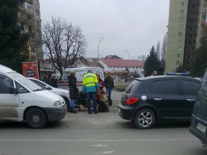 12-річний хлопчик опинився під колесами іномарки у столиці Закарпаття