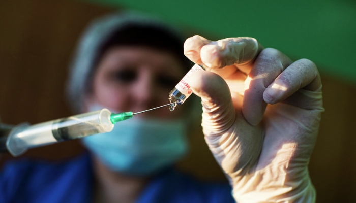 Батьки вже навіть не криються, що купують фіктивні довідки про вакцинацію своїх чад