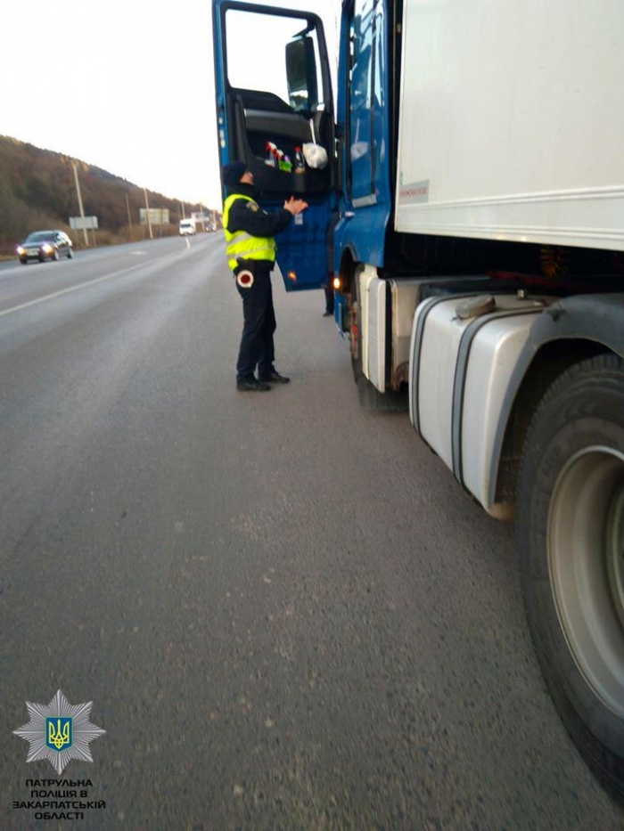 Проїзд автошляхами Закарпаття відбувається "у звичному режимі"