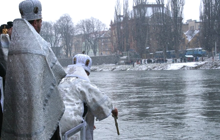 Скупатися на Водохреща ужгородців запрошують на Православну набережну!