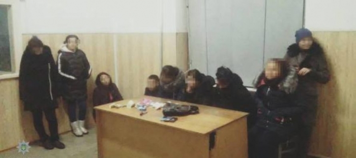 Відразу 9 (!) закарпаток-"щипачок" затримали у місті Лева