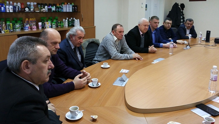 Ужгородське підприємство "Інтерфіл" приймало виїзне засідання Правління Міжнародної Асоціації випускників УжНУ