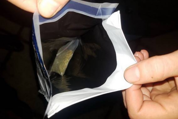 Юнак з Берегова невдало сховав "травичку" – знайшла поліція