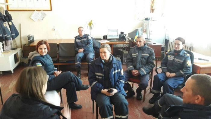 Психолог ДСНС Закарпаття вчила хіміків, як треба спілкуватись з людьми під час надзвичайних подій