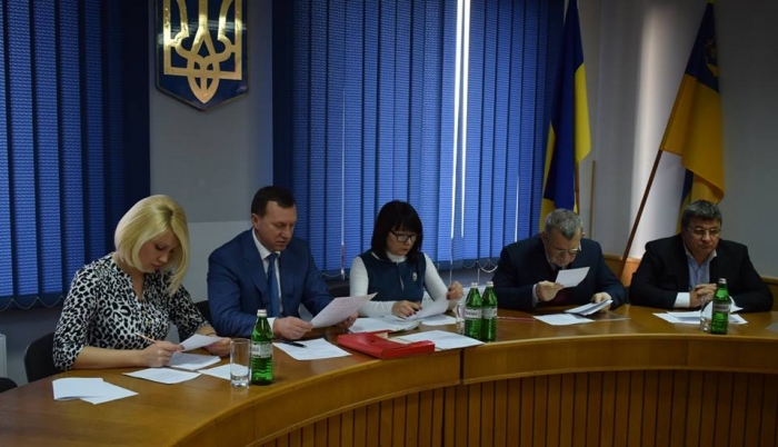 Торговий павільйон у комплексі з автобусною зупинкою на площі Шандора Петефі в Ужгороді демонтують