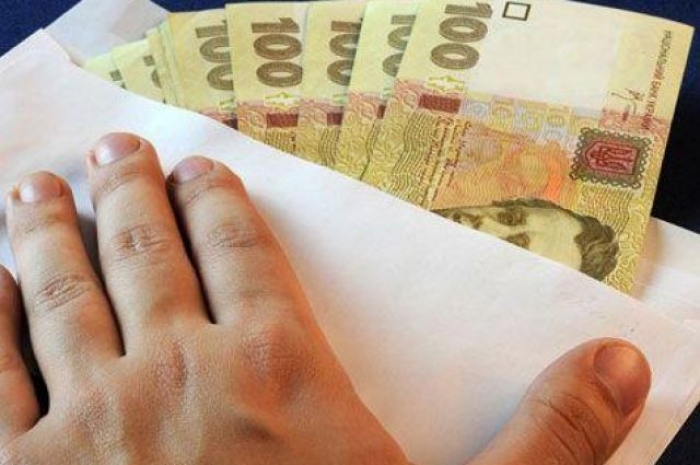 Через "працівників-нелегалів" один з міні-маркетів Ужгорода оштрафували на 200 тисяч гривень